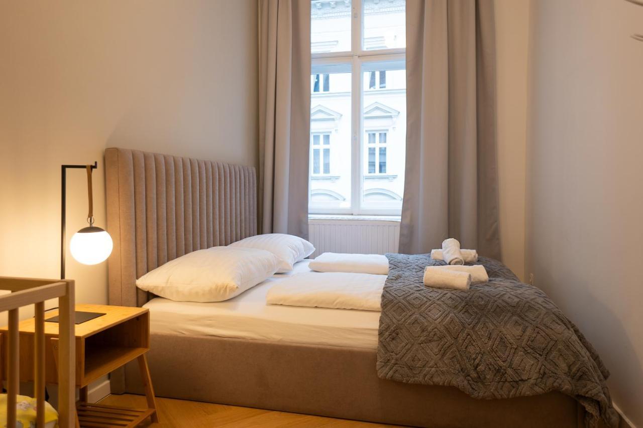 Spacious 110М2 Flat In The City Center Bécs Kültér fotó