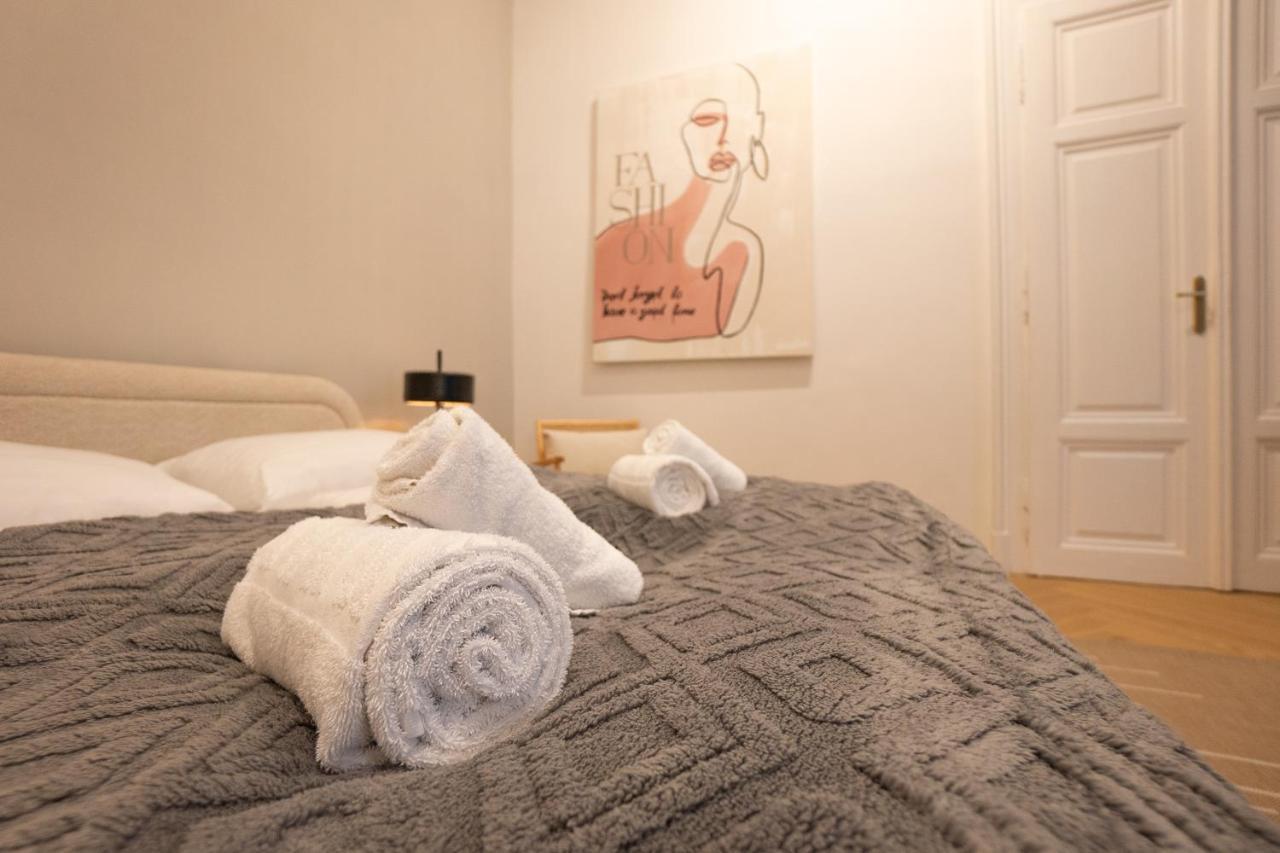 Spacious 110М2 Flat In The City Center Bécs Kültér fotó