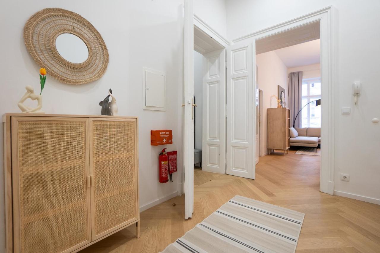 Spacious 110М2 Flat In The City Center Bécs Kültér fotó