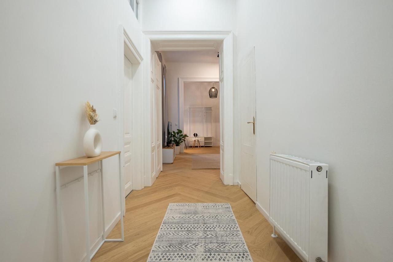 Spacious 110М2 Flat In The City Center Bécs Kültér fotó