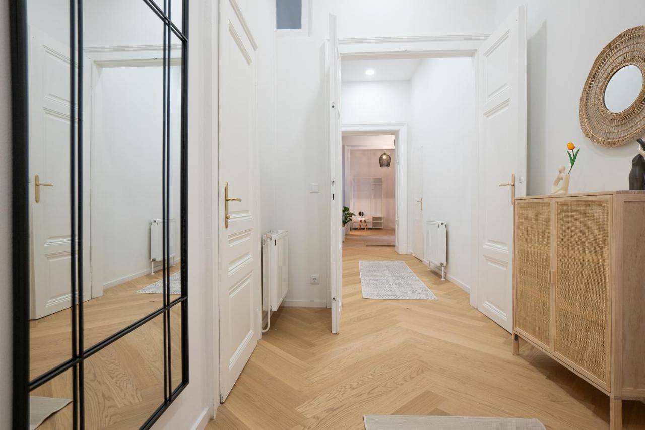 Spacious 110М2 Flat In The City Center Bécs Kültér fotó