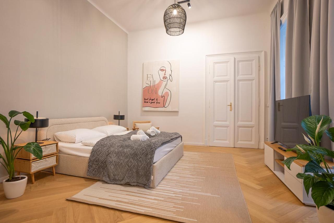 Spacious 110М2 Flat In The City Center Bécs Kültér fotó