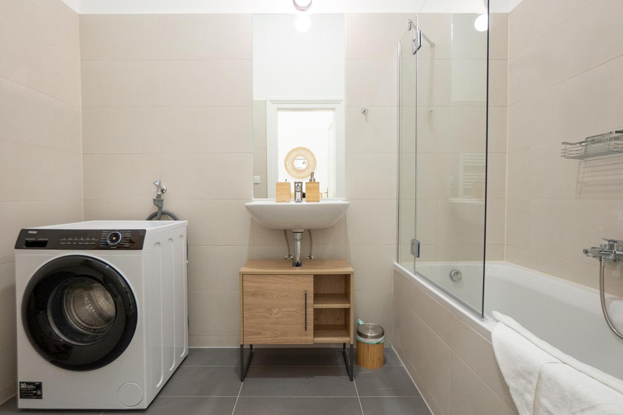 Spacious 110М2 Flat In The City Center Bécs Kültér fotó